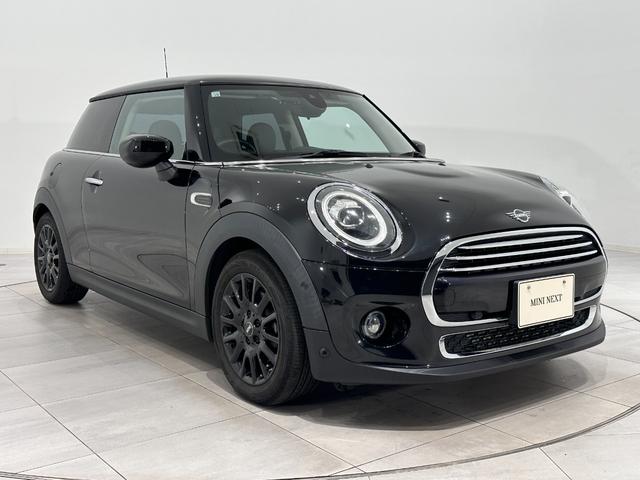 ＭＩＮＩ クーパーＤ　衝突回避被害軽減ブレーキ／車線逸脱警告／液晶メーター／マルチファンクションステアリング／ＬＥＤヘッドライト／ＬＥＤリアコンビランプ（ユニオンジャックデザイン）（4枚目）