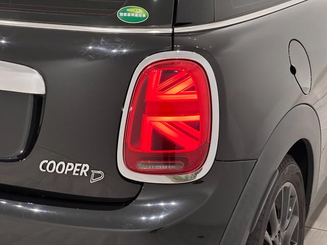 ＭＩＮＩ クーパーＤ　衝突回避被害軽減ブレーキ／車線逸脱警告／液晶メーター／マルチファンクションステアリング／ＬＥＤヘッドライト／ＬＥＤリアコンビランプ（ユニオンジャックデザイン）（13枚目）