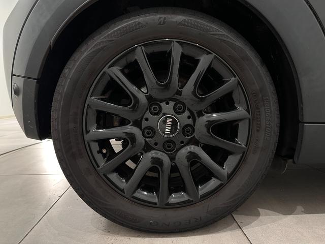 ＭＩＮＩ クーパーＤ　衝突回避被害軽減ブレーキ／車線逸脱警告／液晶メーター／マルチファンクションステアリング／ＬＥＤヘッドライト／ＬＥＤリアコンビランプ（ユニオンジャックデザイン）（40枚目）