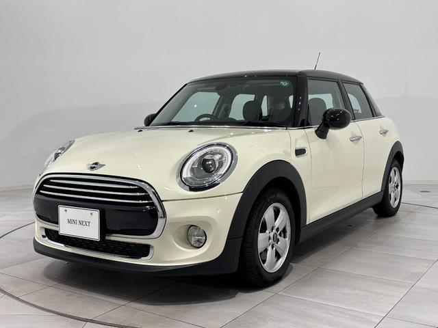 ＭＩＮＩ クーパーＤ　ＳＯＳコール／マルチファンクションステアリング／ハロゲンヘッドライト／ＬＥＤリアコンビランプ／１５インチホイール（2枚目）