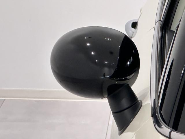 ＭＩＮＩ クーパーＤ　ＳＯＳコール／マルチファンクションステアリング／ハロゲンヘッドライト／ＬＥＤリアコンビランプ／１５インチホイール（11枚目）