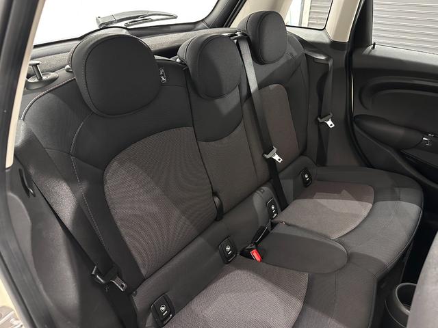 ＭＩＮＩ クーパーＤ　ＳＯＳコール／マルチファンクションステアリング／ハロゲンヘッドライト／ＬＥＤリアコンビランプ／１５インチホイール（32枚目）