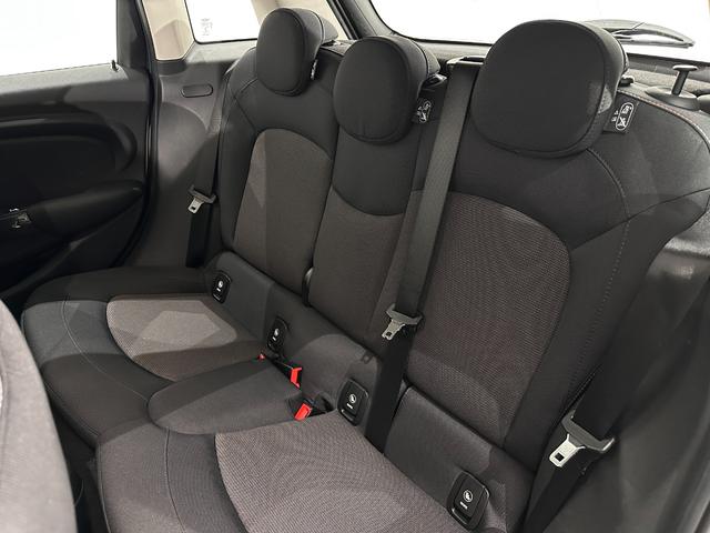 ＭＩＮＩ クーパーＤ　ＳＯＳコール／マルチファンクションステアリング／ハロゲンヘッドライト／ＬＥＤリアコンビランプ／１５インチホイール（34枚目）