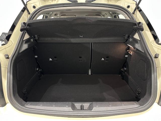 ＭＩＮＩ クーパーＤ　ＳＯＳコール／マルチファンクションステアリング／ハロゲンヘッドライト／ＬＥＤリアコンビランプ／１５インチホイール（35枚目）