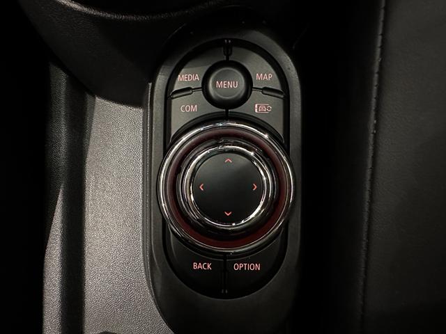 ＭＩＮＩ クーパーＳＤ　クラシック・トリム　認定保証２年衝突回避被害軽減ブレーキ車線逸脱警告バックカメラ液晶メーターマルチファンクションステアリングＭＩＮＩドライビングモードコンフォートアクセスＬＥＤヘッドライトＬＥＤリアコンビランプ（25枚目）