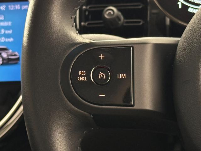 ＭＩＮＩ クーパーＳＤ　クラシック・トリム　認定保証２年衝突回避被害軽減ブレーキ車線逸脱警告バックカメラ液晶メーターマルチファンクションステアリングＭＩＮＩドライビングモードコンフォートアクセスＬＥＤヘッドライトＬＥＤリアコンビランプ（28枚目）
