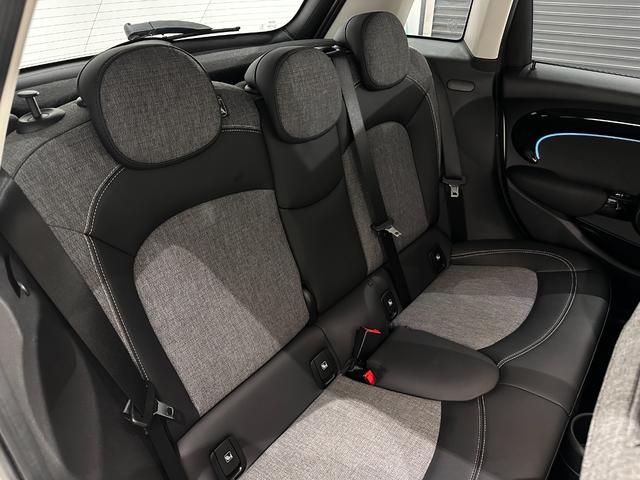 ＭＩＮＩ クーパーＳＤ　クラシック・トリム　認定保証２年衝突回避被害軽減ブレーキ車線逸脱警告バックカメラ液晶メーターマルチファンクションステアリングＭＩＮＩドライビングモードコンフォートアクセスＬＥＤヘッドライトＬＥＤリアコンビランプ（36枚目）