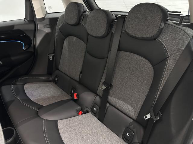 ＭＩＮＩ クーパーＳＤ　クラシック・トリム　認定保証２年衝突回避被害軽減ブレーキ車線逸脱警告バックカメラ液晶メーターマルチファンクションステアリングＭＩＮＩドライビングモードコンフォートアクセスＬＥＤヘッドライトＬＥＤリアコンビランプ（38枚目）