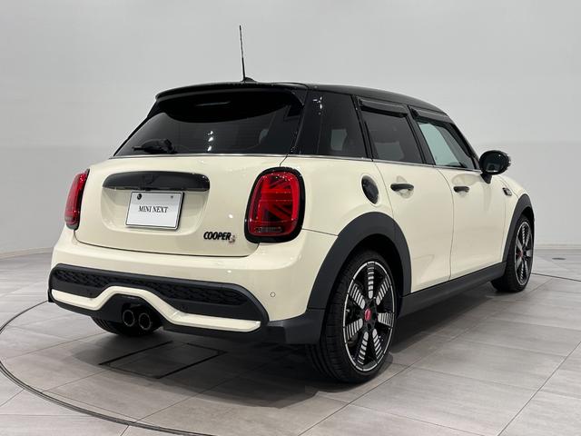 ＭＩＮＩ クーパーＳ　クラシック・トリム　全国２年保証／ＣａｒＰｌａｙ／ワイヤレス充電／ＥＴＣ／ＯＳコール／クルーズコントロール／バックカメラ／ＭＩＮＩドライビングモード／ＬＥＤヘッドライト／ＬＥＤリアコンビランプ（6枚目）