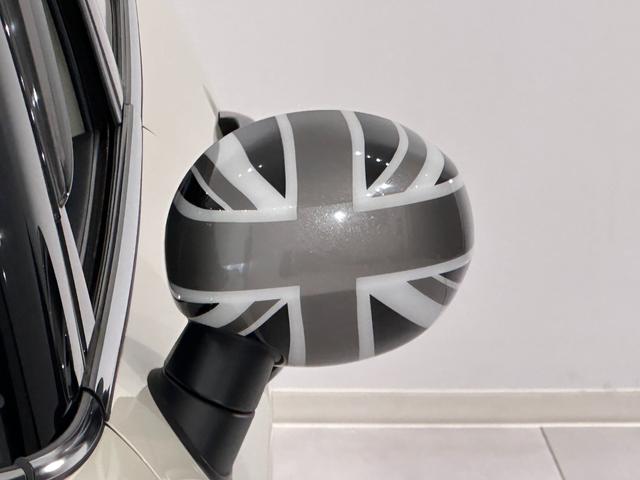 ＭＩＮＩ クーパーＳ　クラシック・トリム　全国２年保証／ＣａｒＰｌａｙ／ワイヤレス充電／ＥＴＣ／ＯＳコール／クルーズコントロール／バックカメラ／ＭＩＮＩドライビングモード／ＬＥＤヘッドライト／ＬＥＤリアコンビランプ（12枚目）