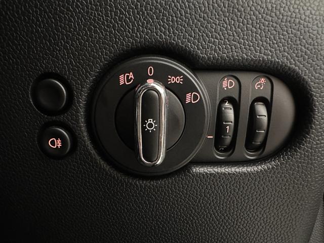 ＭＩＮＩ クーパーＳ　クラシック・トリム　全国２年保証／ＣａｒＰｌａｙ／ワイヤレス充電／ＥＴＣ／ＯＳコール／クルーズコントロール／バックカメラ／ＭＩＮＩドライビングモード／ＬＥＤヘッドライト／ＬＥＤリアコンビランプ（19枚目）