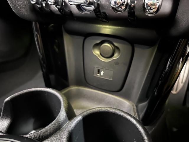 ＭＩＮＩ クーパーＳ　クラシック・トリム　全国２年保証／ＣａｒＰｌａｙ／ワイヤレス充電／ＥＴＣ／ＯＳコール／クルーズコントロール／バックカメラ／ＭＩＮＩドライビングモード／ＬＥＤヘッドライト／ＬＥＤリアコンビランプ（24枚目）