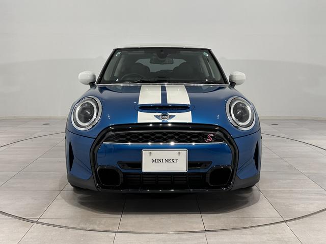 ＭＩＮＩ クーパーＳ　衝突回避被害軽減ブレーキ車線逸脱警告バックカメラ液晶メーターマルチファンクションステアリングＭＩＮＩドライビングモーコンフォートアクセスＬＥＤヘッドライトＬＥＤリアコンビランプ（3枚目）