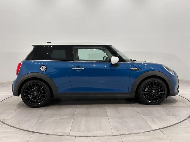 ＭＩＮＩ クーパーＳ　衝突回避被害軽減ブレーキ車線逸脱警告バックカメラ液晶メーターマルチファンクションステアリングＭＩＮＩドライビングモーコンフォートアクセスＬＥＤヘッドライトＬＥＤリアコンビランプ（5枚目）