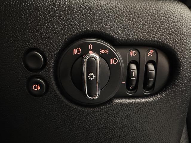 ＭＩＮＩ クーパーＳ　衝突回避被害軽減ブレーキ車線逸脱警告バックカメラ液晶メーターマルチファンクションステアリングＭＩＮＩドライビングモーコンフォートアクセスＬＥＤヘッドライトＬＥＤリアコンビランプ（18枚目）