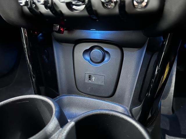 ＭＩＮＩ クーパーＳ　衝突回避被害軽減ブレーキ車線逸脱警告バックカメラ液晶メーターマルチファンクションステアリングＭＩＮＩドライビングモーコンフォートアクセスＬＥＤヘッドライトＬＥＤリアコンビランプ（23枚目）