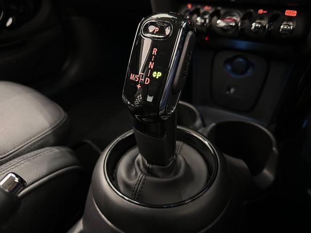 ＭＩＮＩ クーパーＳ　衝突回避被害軽減ブレーキ車線逸脱警告バックカメラ液晶メーターマルチファンクションステアリングＭＩＮＩドライビングモーコンフォートアクセスＬＥＤヘッドライトＬＥＤリアコンビランプ（24枚目）