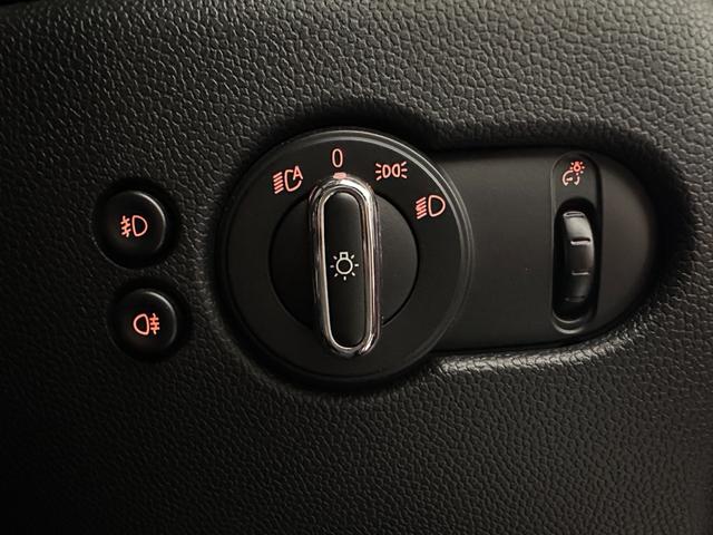 MINI クーパーS ナビ(非タッチスクリーン)/ETC/LEDヘッドライト/LEDリアコンビランプ/17インチホイール(18枚目)