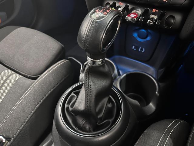 MINI クーパーS ナビ(非タッチスクリーン)/ETC/LEDヘッドライト/LEDリアコンビランプ/17インチホイール(24枚目)