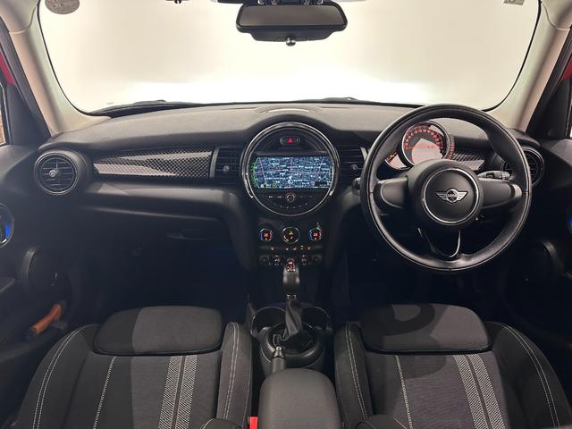 MINI クーパーS ナビ(非タッチスクリーン)/ETC/LEDヘッドライト/LEDリアコンビランプ/17インチホイール(28枚目)