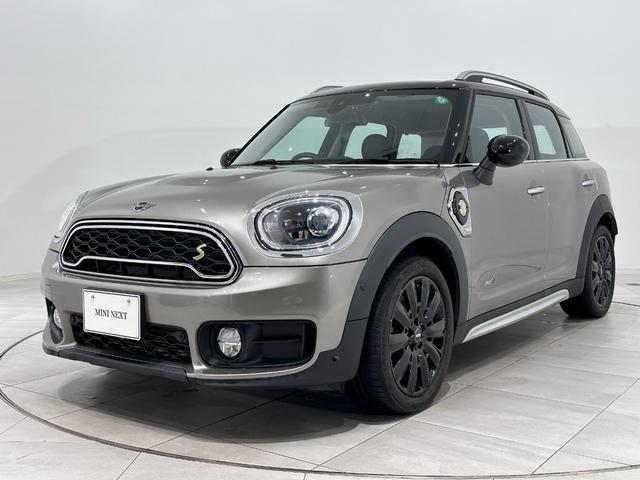 ＭＩＮＩ クーパーＳ　Ｅ　クロスオーバー　オール４　ナビ（タッチスクリーン）／ＥＴＣ／アクティブクルーズコントロール／リアパークディスタンスコントロール／ＬＥＤヘッドライト（デイライト付）／ＬＥＤテールライト／バックドア自動開閉／１８インチホイール（2枚目）