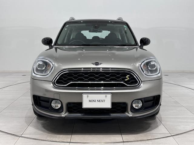 ＭＩＮＩ クーパーＳ　Ｅ　クロスオーバー　オール４　ナビ（タッチスクリーン）／ＥＴＣ／アクティブクルーズコントロール／リアパークディスタンスコントロール／ＬＥＤヘッドライト（デイライト付）／ＬＥＤテールライト／バックドア自動開閉／１８インチホイール（3枚目）