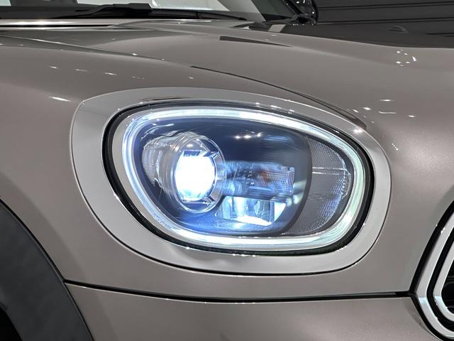 ＭＩＮＩ クーパーＳ　Ｅ　クロスオーバー　オール４　ナビ（タッチスクリーン）／ＥＴＣ／アクティブクルーズコントロール／リアパークディスタンスコントロール／ＬＥＤヘッドライト（デイライト付）／ＬＥＤテールライト／バックドア自動開閉／１８インチホイール（10枚目）