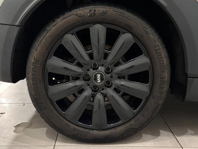 ＭＩＮＩ クーパーＳ　Ｅ　クロスオーバー　オール４　ナビ（タッチスクリーン）／ＥＴＣ／アクティブクルーズコントロール／リアパークディスタンスコントロール／ＬＥＤヘッドライト（デイライト付）／ＬＥＤテールライト／バックドア自動開閉／１８インチホイール（45枚目）