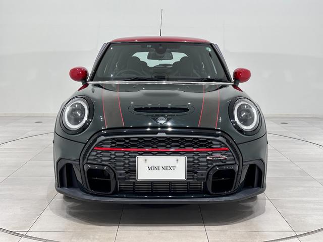 MINI ジョンクーパーワークス ジョンクーパーワークストリム 全国2年保証/ナビタッチスクリーン/ETC/SOSコール/車線逸脱警告/バックカメラ/液晶メーター/ヘッドアップディスプレイ/LEDヘッドライ/LEDリアコンビランプ/17インチホイール(3枚目)