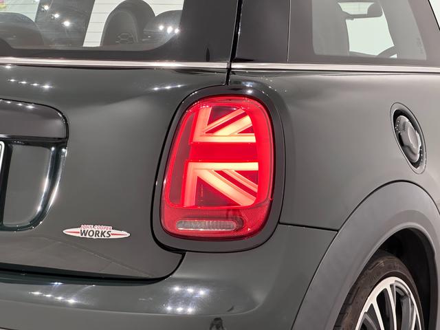 MINI ジョンクーパーワークス ジョンクーパーワークストリム 全国2年保証/ナビタッチスクリーン/ETC/SOSコール/車線逸脱警告/バックカメラ/液晶メーター/ヘッドアップディスプレイ/LEDヘッドライ/LEDリアコンビランプ/17インチホイール(13枚目)