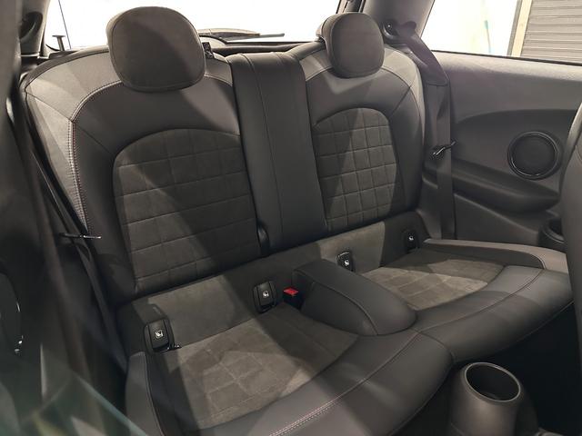 MINI ジョンクーパーワークス ジョンクーパーワークストリム 全国2年保証/ナビタッチスクリーン/ETC/SOSコール/車線逸脱警告/バックカメラ/液晶メーター/ヘッドアップディスプレイ/LEDヘッドライ/LEDリアコンビランプ/17インチホイール(38枚目)