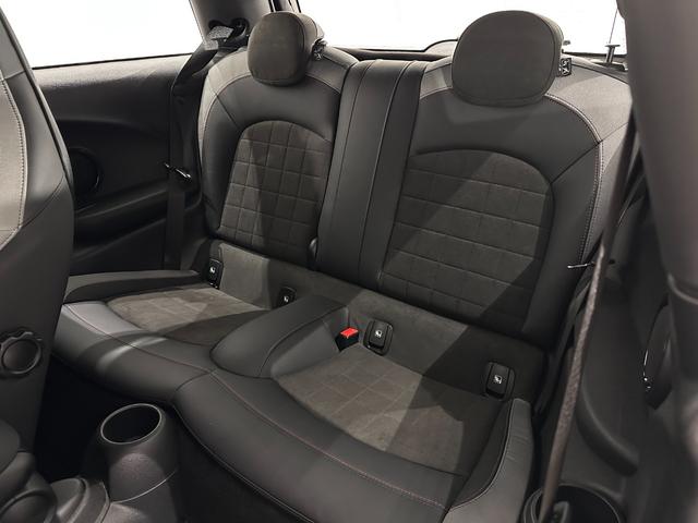 MINI ジョンクーパーワークス ジョンクーパーワークストリム 全国2年保証/ナビタッチスクリーン/ETC/SOSコール/車線逸脱警告/バックカメラ/液晶メーター/ヘッドアップディスプレイ/LEDヘッドライ/LEDリアコンビランプ/17インチホイール(40枚目)