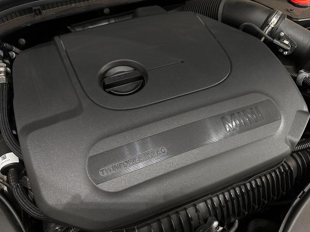 MINI ジョンクーパーワークス ジョンクーパーワークストリム 全国2年保証/ナビタッチスクリーン/ETC/SOSコール/車線逸脱警告/バックカメラ/液晶メーター/ヘッドアップディスプレイ/LEDヘッドライ/LEDリアコンビランプ/17インチホイール(46枚目)