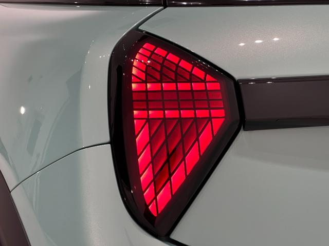 MINI クーパーC クラシック・トリム 全国2年保証アクティブクルーズコントロールアクティブPDC フロントリアパノラマビューリアパーキングアシストAppleCarPlayワイヤレス充電ヘッドアップディスプレイデジタルキープラス(14枚目)