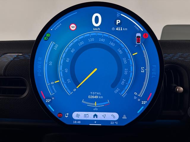 MINI クーパーC クラシック・トリム 全国2年保証アクティブクルーズコントロールアクティブPDC フロントリアパノラマビューリアパーキングアシストAppleCarPlayワイヤレス充電ヘッドアップディスプレイデジタルキープラス(21枚目)