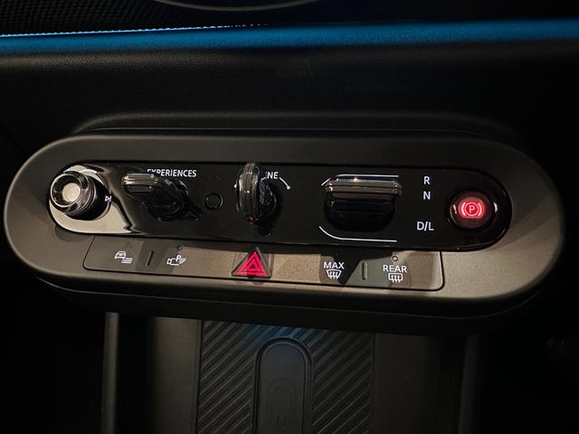 MINI クーパーC クラシック・トリム 全国2年保証アクティブクルーズコントロールアクティブPDC フロントリアパノラマビューリアパーキングアシストAppleCarPlayワイヤレス充電ヘッドアップディスプレイデジタルキープラス(23枚目)