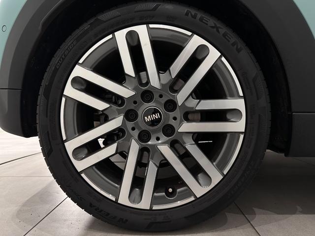 MINI クーパーC クラシック・トリム 全国2年保証アクティブクルーズコントロールアクティブPDC フロントリアパノラマビューリアパーキングアシストAppleCarPlayワイヤレス充電ヘッドアップディスプレイデジタルキープラス(41枚目)