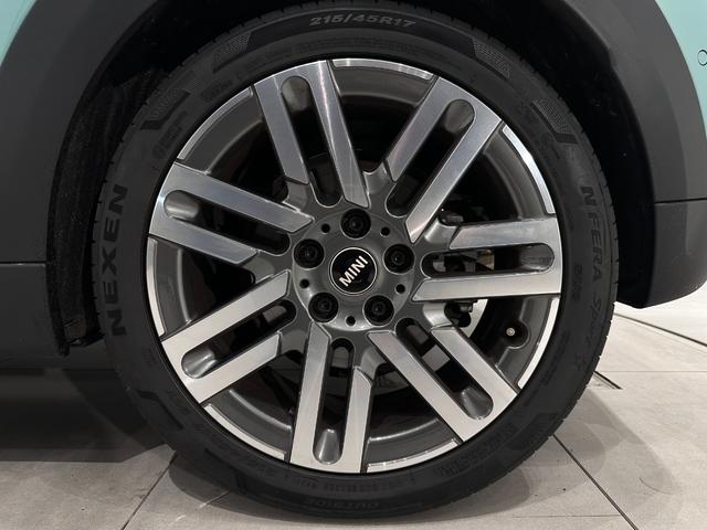 MINI クーパーC クラシック・トリム 全国2年保証アクティブクルーズコントロールアクティブPDC フロントリアパノラマビューリアパーキングアシストAppleCarPlayワイヤレス充電ヘッドアップディスプレイデジタルキープラス(42枚目)