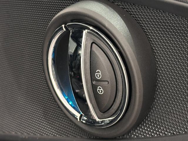 MINI ジョンクーパーワークス クラブマン ワイドカラーディスプレイMINIコネクテッドアプリドライビングアシストアクティブクルーズコントロールJohnCooperWorksレザーステアリングヘッドアップディスプレイリアビューカメラ&リアPDC(16枚目)