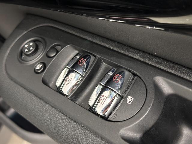 MINI ジョンクーパーワークス クラブマン ワイドカラーディスプレイMINIコネクテッドアプリドライビングアシストアクティブクルーズコントロールJohnCooperWorksレザーステアリングヘッドアップディスプレイリアビューカメラ&リアPDC(17枚目)