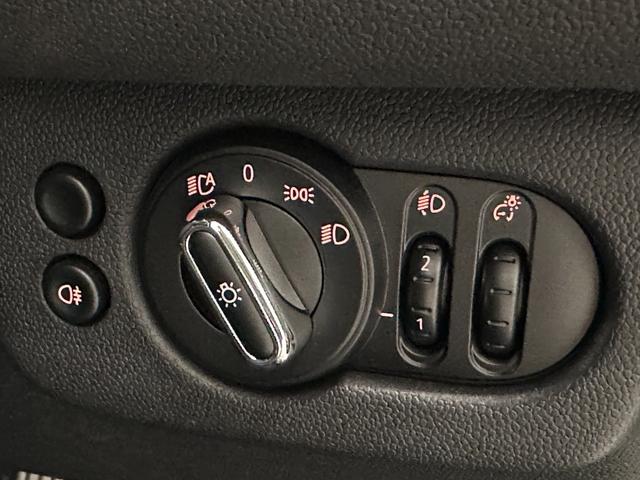 MINI ジョンクーパーワークス クラブマン ワイドカラーディスプレイMINIコネクテッドアプリドライビングアシストアクティブクルーズコントロールJohnCooperWorksレザーステアリングヘッドアップディスプレイリアビューカメラ&リアPDC(18枚目)