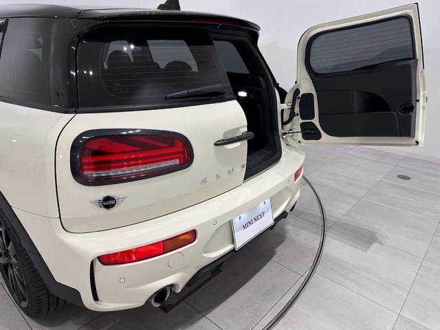 MINI ジョンクーパーワークス クラブマン ワイドカラーディスプレイMINIコネクテッドアプリドライビングアシストアクティブクルーズコントロールJohnCooperWorksレザーステアリングヘッドアップディスプレイリアビューカメラ&リアPDC(41枚目)