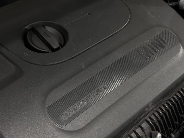 MINI ジョンクーパーワークス クラブマン ワイドカラーディスプレイMINIコネクテッドアプリドライビングアシストアクティブクルーズコントロールJohnCooperWorksレザーステアリングヘッドアップディスプレイリアビューカメラ&リアPDC(47枚目)