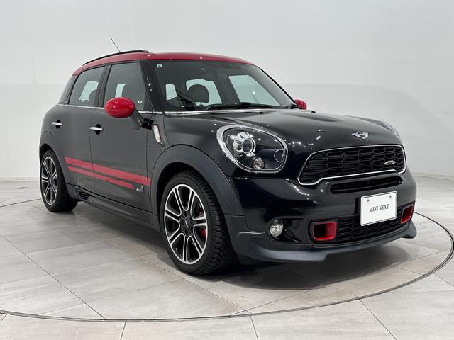 MINI ジョンクーパーワークス クロスオーバー Fシート ヒーター /格納機能付きドアミラー/R スポイラー/助手席シート高さ調節/F アーム レスト/フラット ラゲッジ フロア(4枚目)