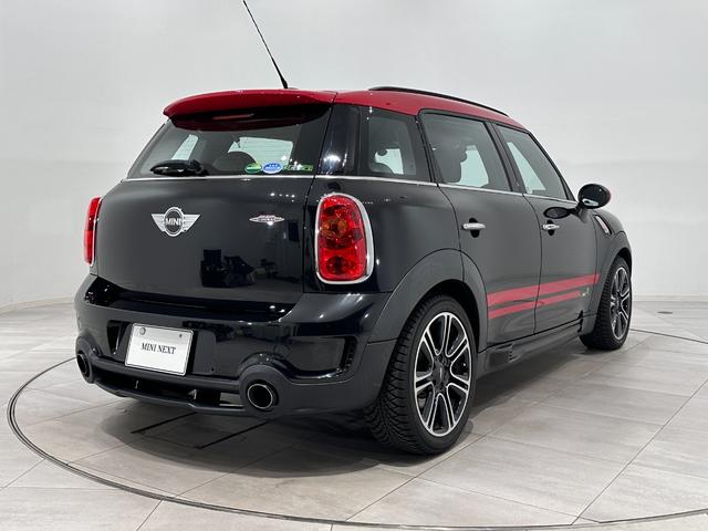 MINI ジョンクーパーワークス クロスオーバー Fシート ヒーター /格納機能付きドアミラー/R スポイラー/助手席シート高さ調節/F アーム レスト/フラット ラゲッジ フロア(6枚目)