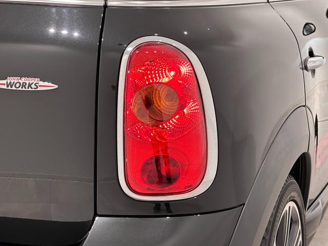 MINI ジョンクーパーワークス クロスオーバー Fシート ヒーター /格納機能付きドアミラー/R スポイラー/助手席シート高さ調節/F アーム レスト/フラット ラゲッジ フロア(13枚目)