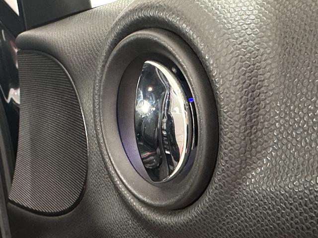 MINI ジョンクーパーワークス クロスオーバー Fシート ヒーター /格納機能付きドアミラー/R スポイラー/助手席シート高さ調節/F アーム レスト/フラット ラゲッジ フロア(16枚目)