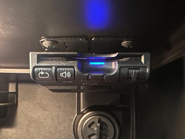 MINI ジョンクーパーワークス クロスオーバー Fシート ヒーター /格納機能付きドアミラー/R スポイラー/助手席シート高さ調節/F アーム レスト/フラット ラゲッジ フロア(20枚目)