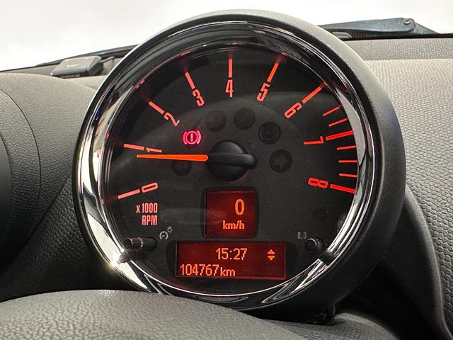 MINI ジョンクーパーワークス クロスオーバー Fシート ヒーター /格納機能付きドアミラー/R スポイラー/助手席シート高さ調節/F アーム レスト/フラット ラゲッジ フロア(26枚目)