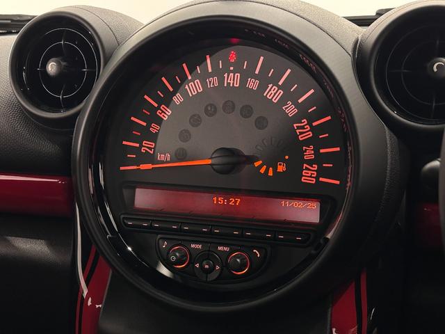 MINI ジョンクーパーワークス クロスオーバー Fシート ヒーター /格納機能付きドアミラー/R スポイラー/助手席シート高さ調節/F アーム レスト/フラット ラゲッジ フロア(27枚目)